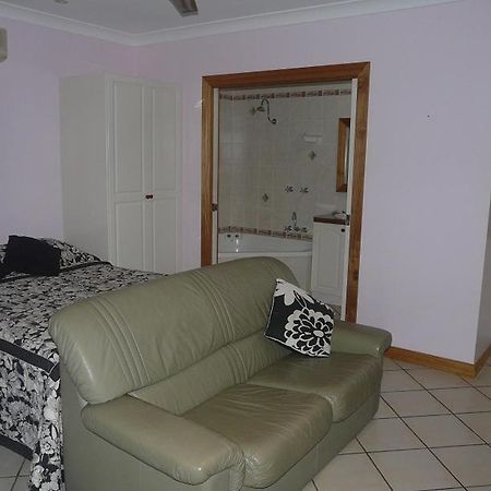 Curtain Fig Motel Юнгаберра Экстерьер фото