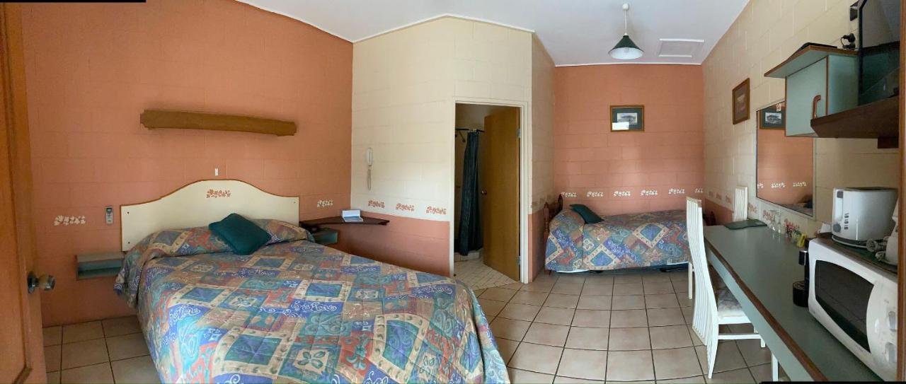 Curtain Fig Motel Юнгаберра Экстерьер фото