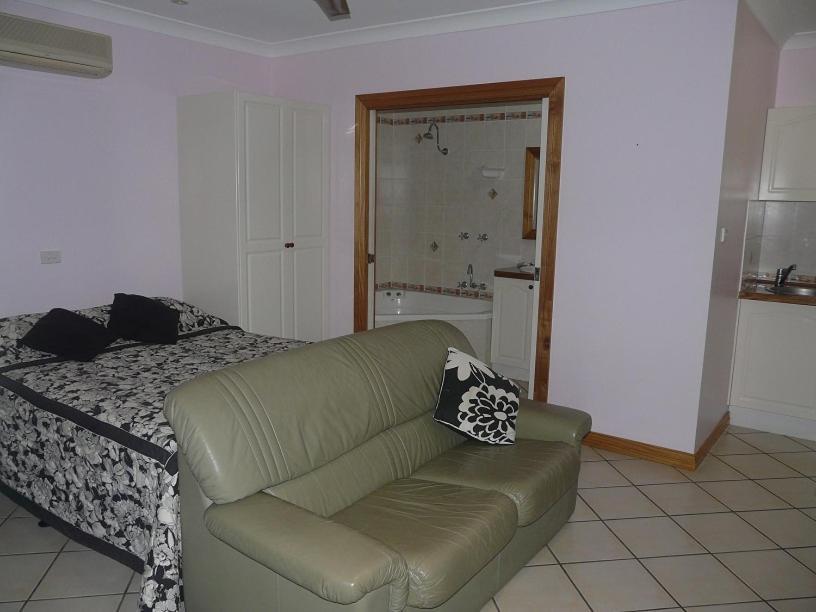 Curtain Fig Motel Юнгаберра Экстерьер фото